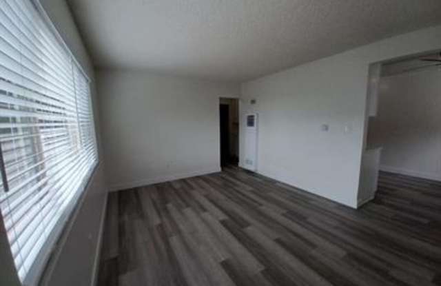 1526 Chalmers Street - 1