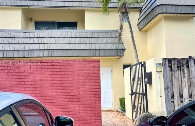 8423 SW 137th Ave