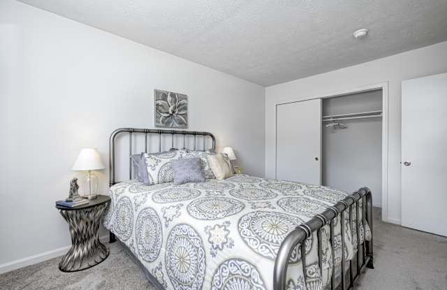 Courts of Valle Vista