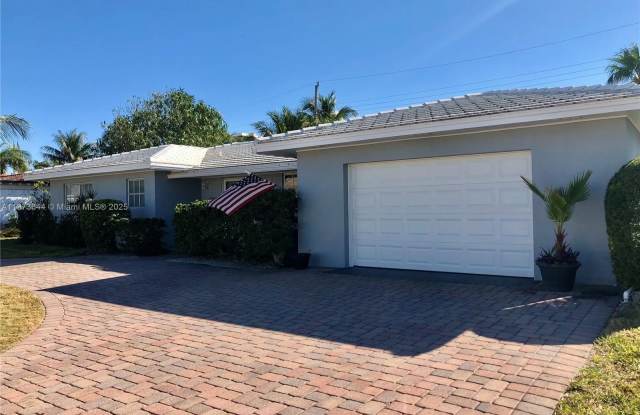 Photo of 1241 Manor Dr