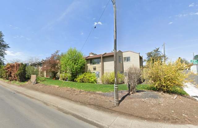 Stunning 2 Bed, 1 Bath w/ Laundry & AC in Lincoln Heights!
