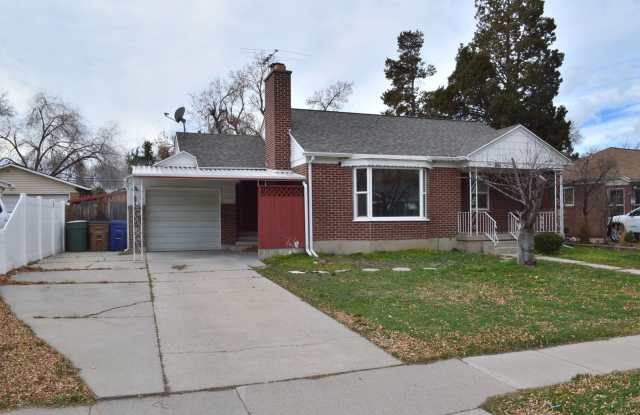 Beautiful Home in Historic Salt Lake District!