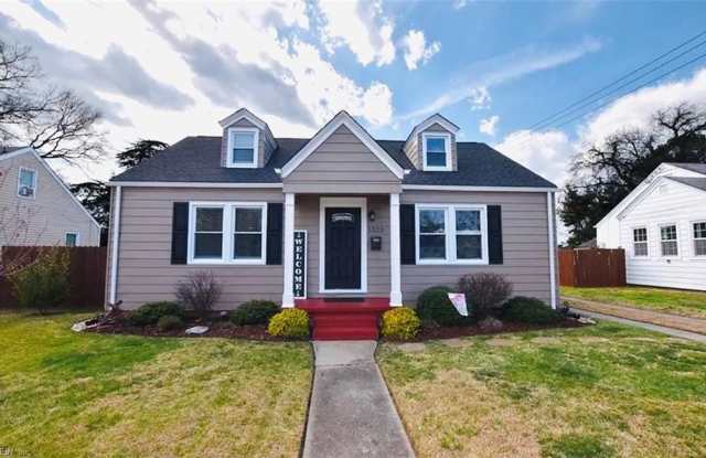 1323 W Norcova Drive