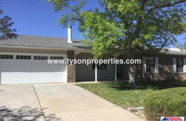 635 Silver Saddle Rd SE - 635 Silver Saddle Road Southeast, Rio Rancho, NM 87124