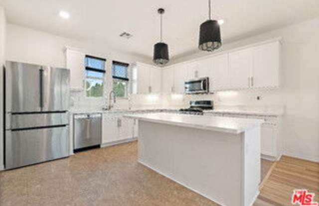 725 Daniel Freeman Circle