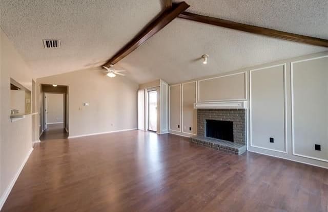 11821 Garden Terrace Drive Dallas Tx Apartments For 11821 Garden Terrace Drive Dallas Tx, Flooring In Dallas Garden