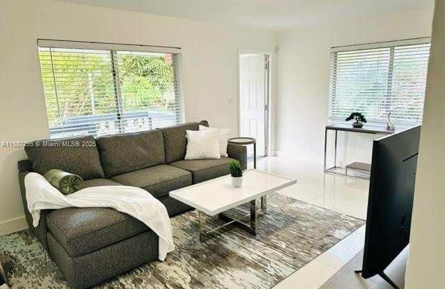 Photo of 1030 NE 80th St