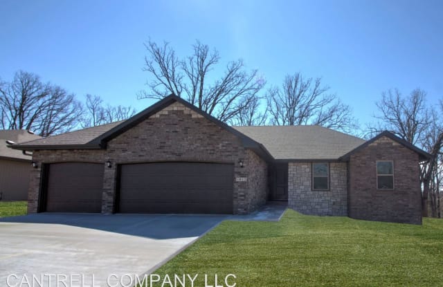 1012 Lakota - 1012 E Lakota St, Christian County, MO 65714