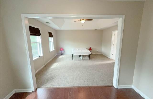 2845 Stratfield Court