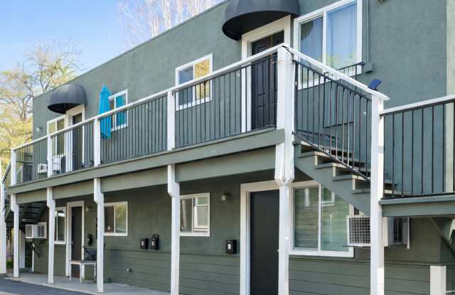 1165 Magnolia Avenue