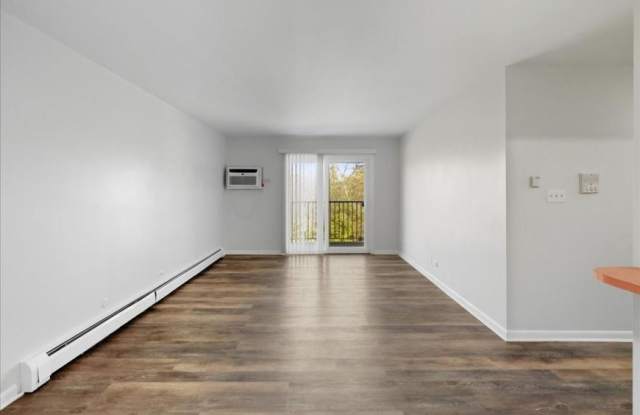 Photo of 126 W Washington St.