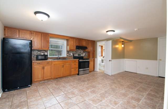 2 bedroom 1 bath basement apartment with washer and dryer in Forest Hills, Cullowhee NC