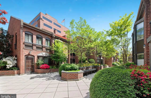 1008 PAPER MILL CT NW #1008