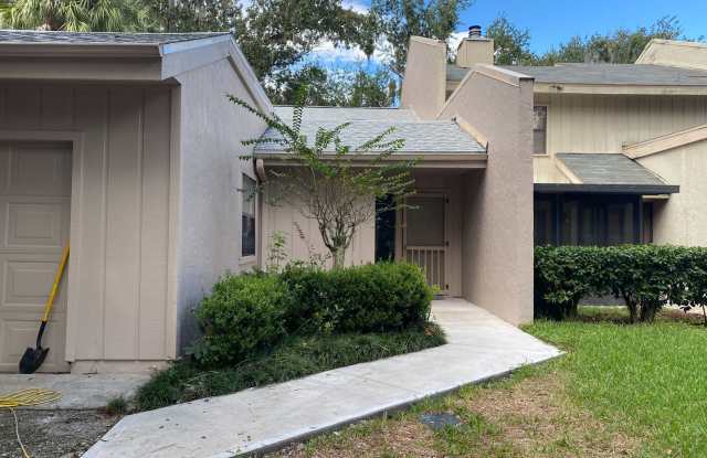 Photo of Large 3 Bedroom, 2 Bathroom Home Overlooking Lake - Turkey Creek Community