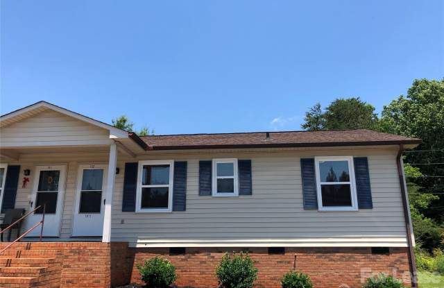 Photo of 1411 Roundtree Lane unit: 132