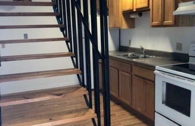 4016 Overlook Drive NE unit: 33