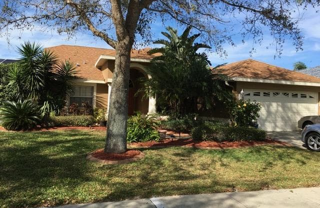 1211 Paradise Lake Drive - 1211 Paradise Lake Drive, Tarpon Springs, FL 34689