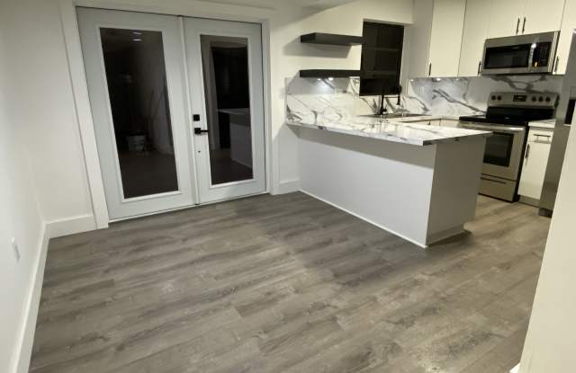 407 Northwest 44th Avenue