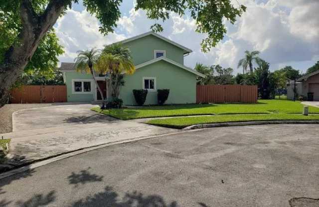 801 NW 49th Way