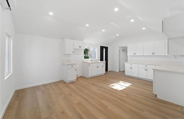 Beautifully remodeled 2-bedroom, 2-bath home, perfectly situated near CSUN