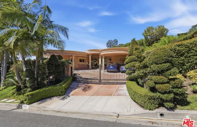 1831 Loma Vista Drive