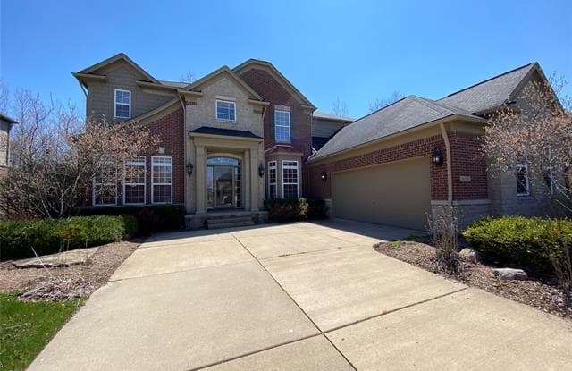 16712 YELLOWSTONE Drive - 16712 Yellowstone Dr, Wayne County, MI 48168