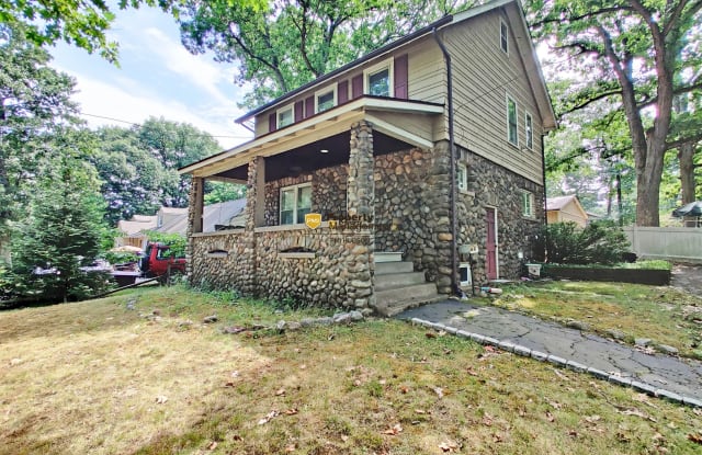 66 Faner Rd - 66 Faner Road, Midland Park, NJ 07432