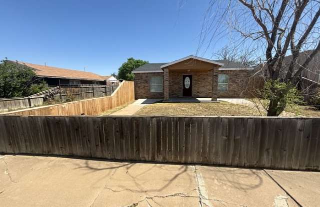 909 College Avenue - 909 College Avenue, Midland, TX 79701