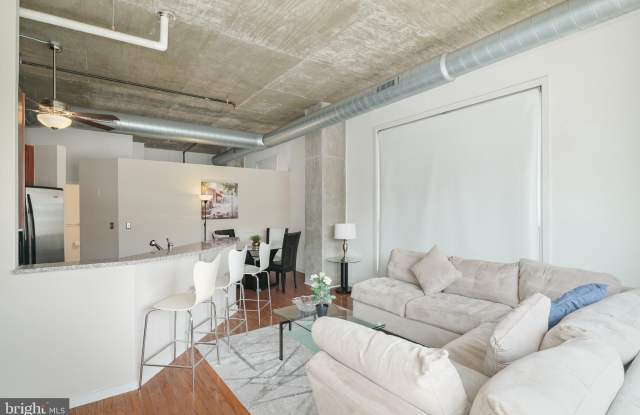 113 N BREAD Street unit: 3D6