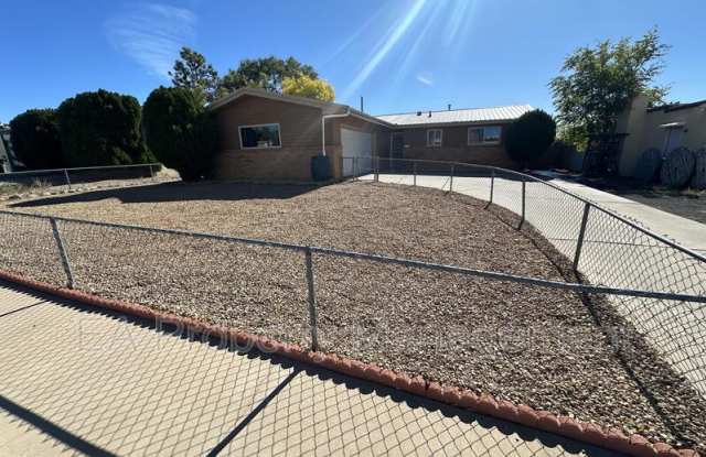 3232 Louraine Cir