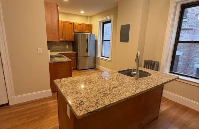 BU Saint Paul Street 5Bed / 3Bath Brookline Ma