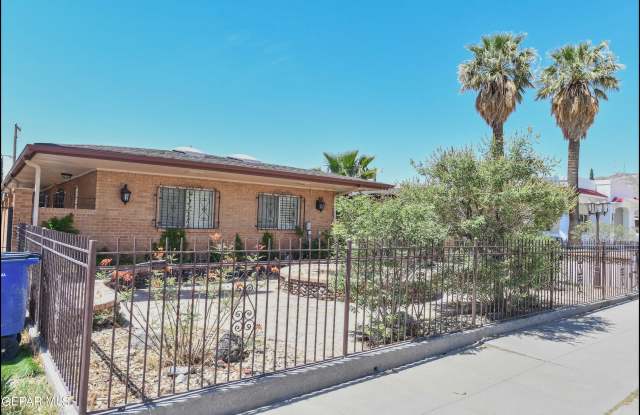 3030 Aurora Avenue