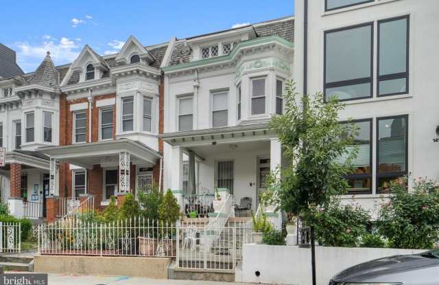 Photo of 1416 MERIDIAN PL NW #B