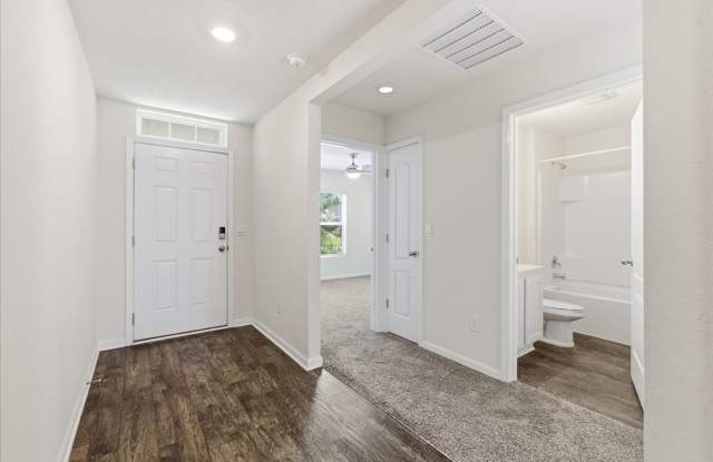 Welcome to this beautiful 3-bedroom, 2-bathroom home located in the heart of Bunnell!!