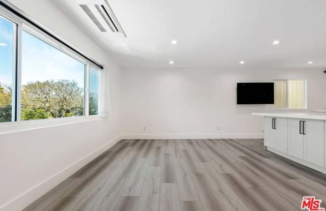 1917 11th St unit: 1