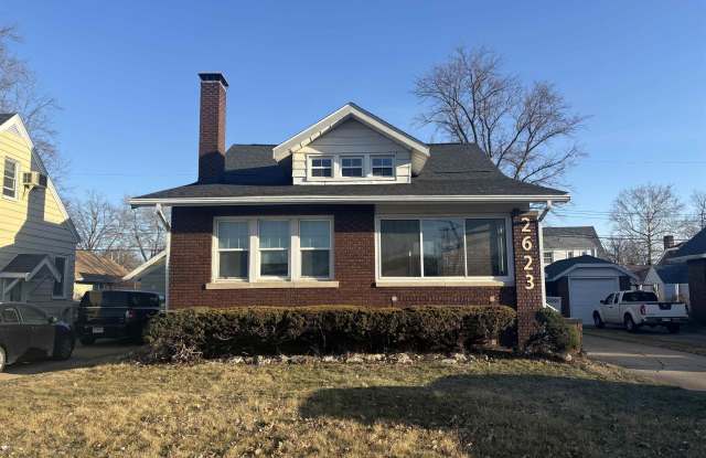 2623 W ROHMANN Avenue