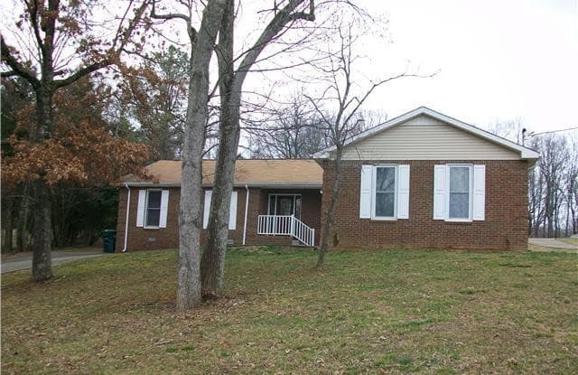 186 Hickory Hollow Dr - 186 Hickory Hollow Drive, Dickson, TN 37055