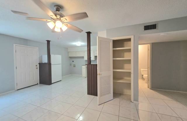 2421 Vine Avenue - C