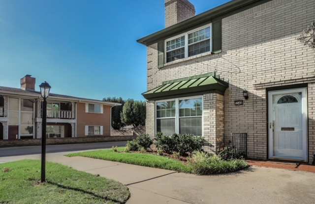 Beautiful midtown condo