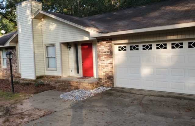 1711 Delhi Drive Opelika, AL 36801
