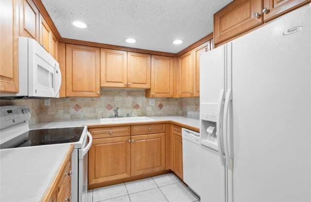 11101 Royal Palm Blvd