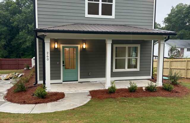 "Brand New Construction" 1 mile from Campus and Downtown