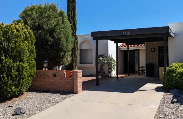1331 S Desert Meadows Cir