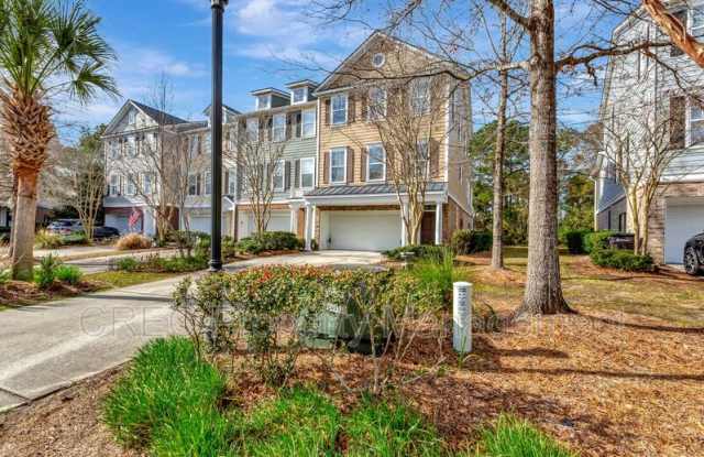 147 Palm Cove Way
