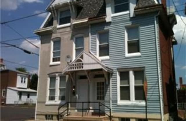 118 S EVANS STREET - 118 South Evans Street, Pottstown, PA 19464