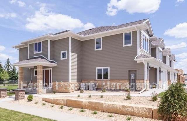 814 Pinnacle Path