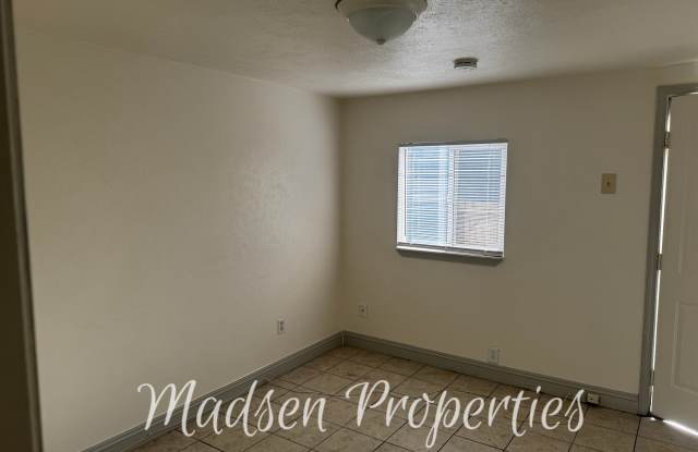 1927 Idora Street - 1