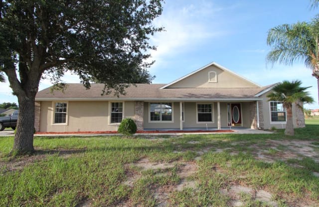 844 Grovepark Dr - 844 Grovepark Drive, Polk County, FL 33837