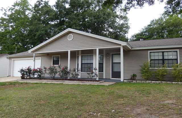 LOVELY NE 3/2 w/ Garage, Screened Porch, Fenced Yard, Washer/Dryer, & Granite Counters Available June 1st for $2250/month!