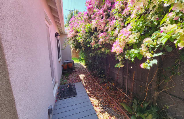 2053 West 31st Street